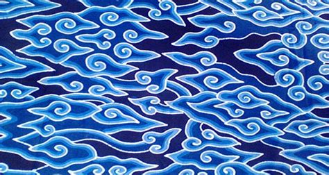 Sejarah dan Filosofi Motif Batik Mega Mendung .